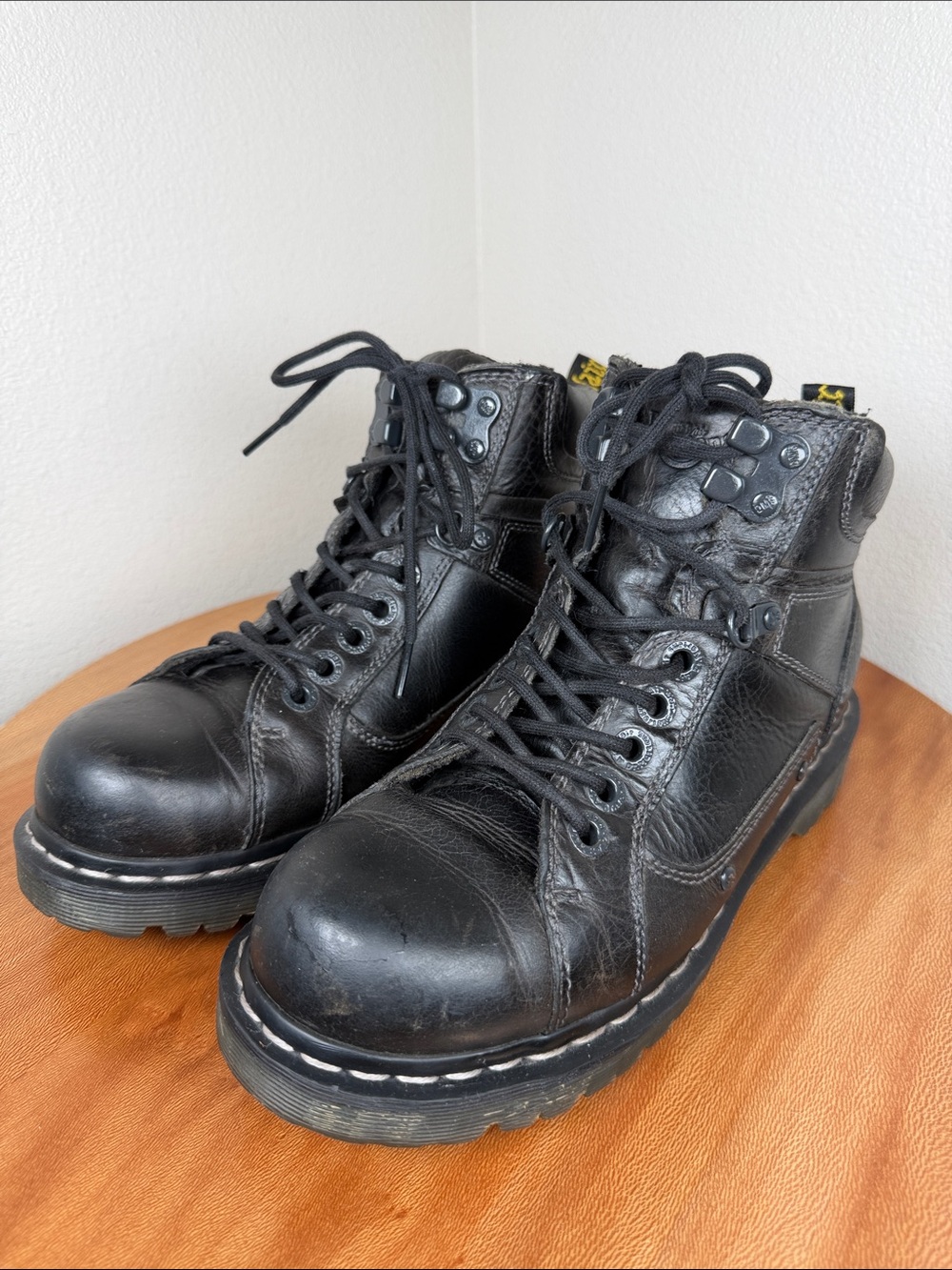 Doc Dr. Marten Diego Black Leather Lace Up Boot Beat Up Distressed Women 9 Men 8